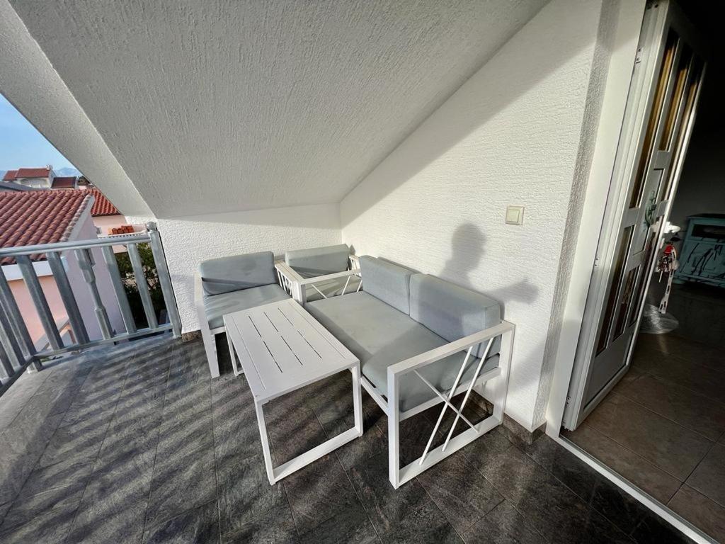 Apartmani Aneri Vir Bilik gambar