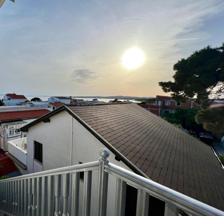 Apartmani Aneri Vir Bilik gambar