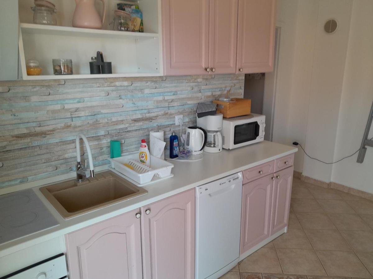 Apartmani Aneri Vir Bilik gambar